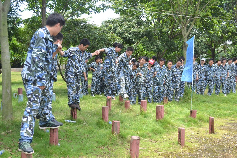 黄埔企业军训：员工积极向上，共同创造未来